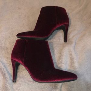 Pointy Toed Velvet High Heeled Booties